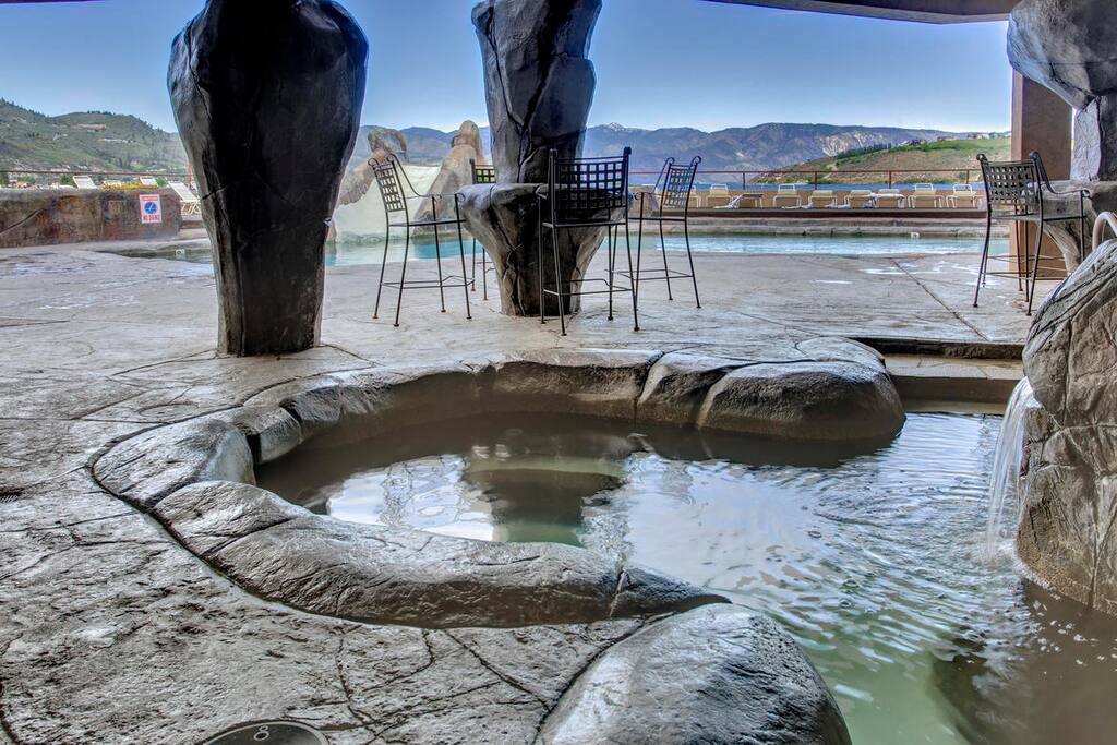 Year-round hot tub