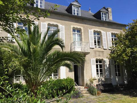 Large house in the heart of the  Presqu'île of Locquirec