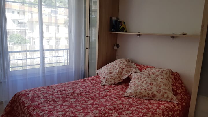 Главно спално легло 160