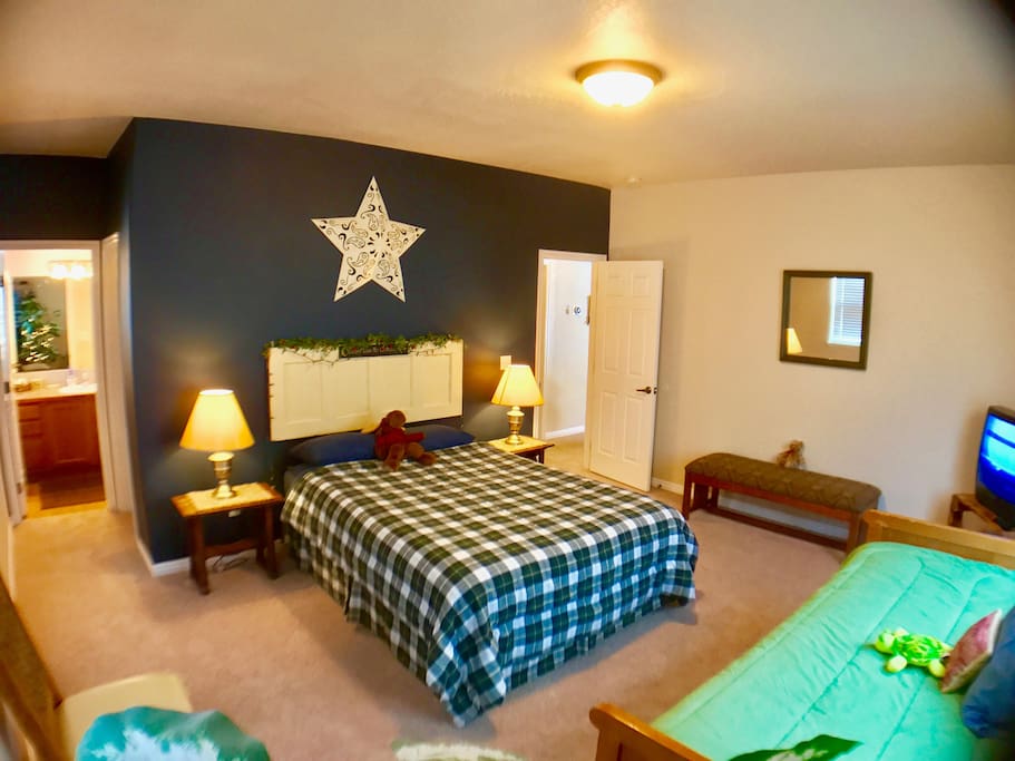 Master Bedroom with a queen bed and a twin bed.