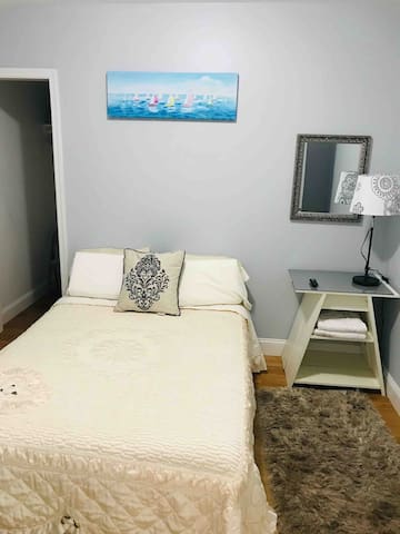 Cozy room close to main highway