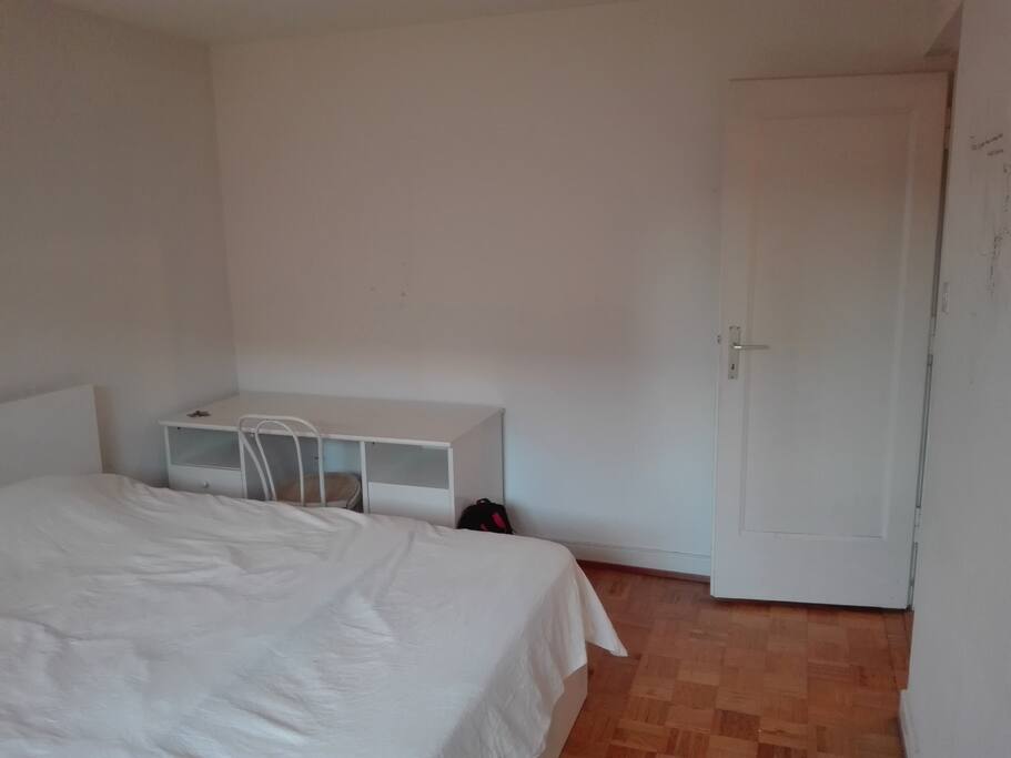 Room desk