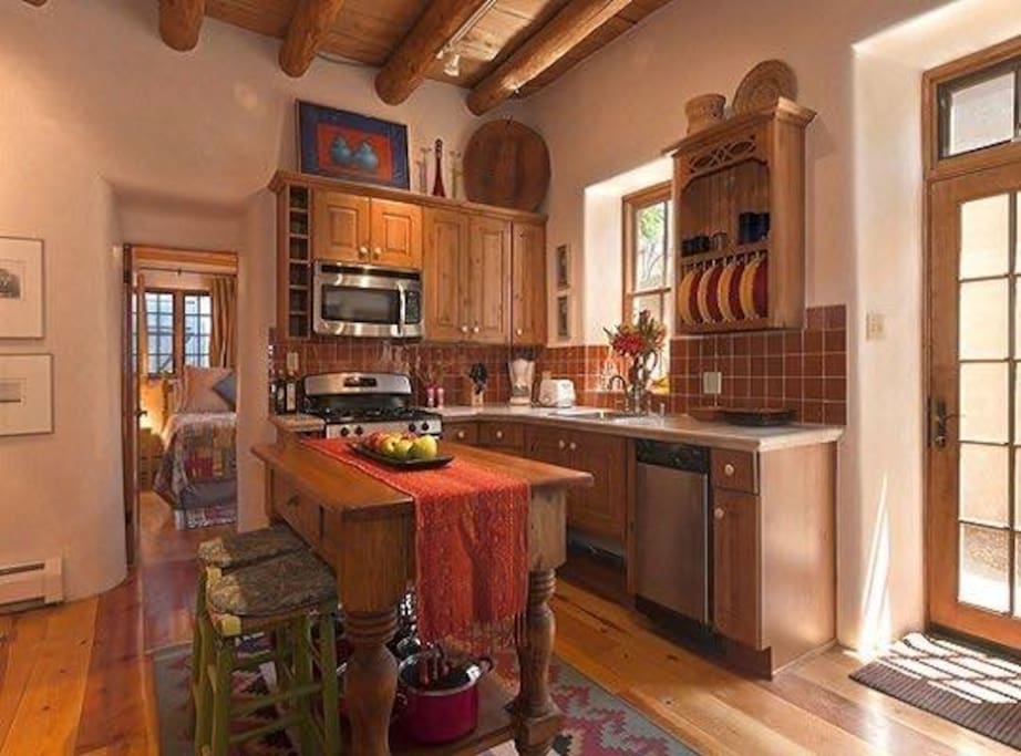 Modern kitchen with Breakfast Bar