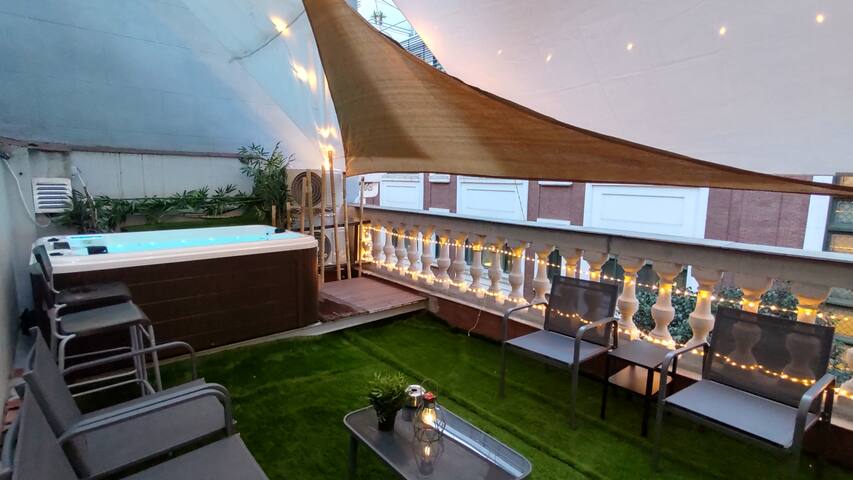 Heart of Madrid: Entire Building Just For You gallery image 2