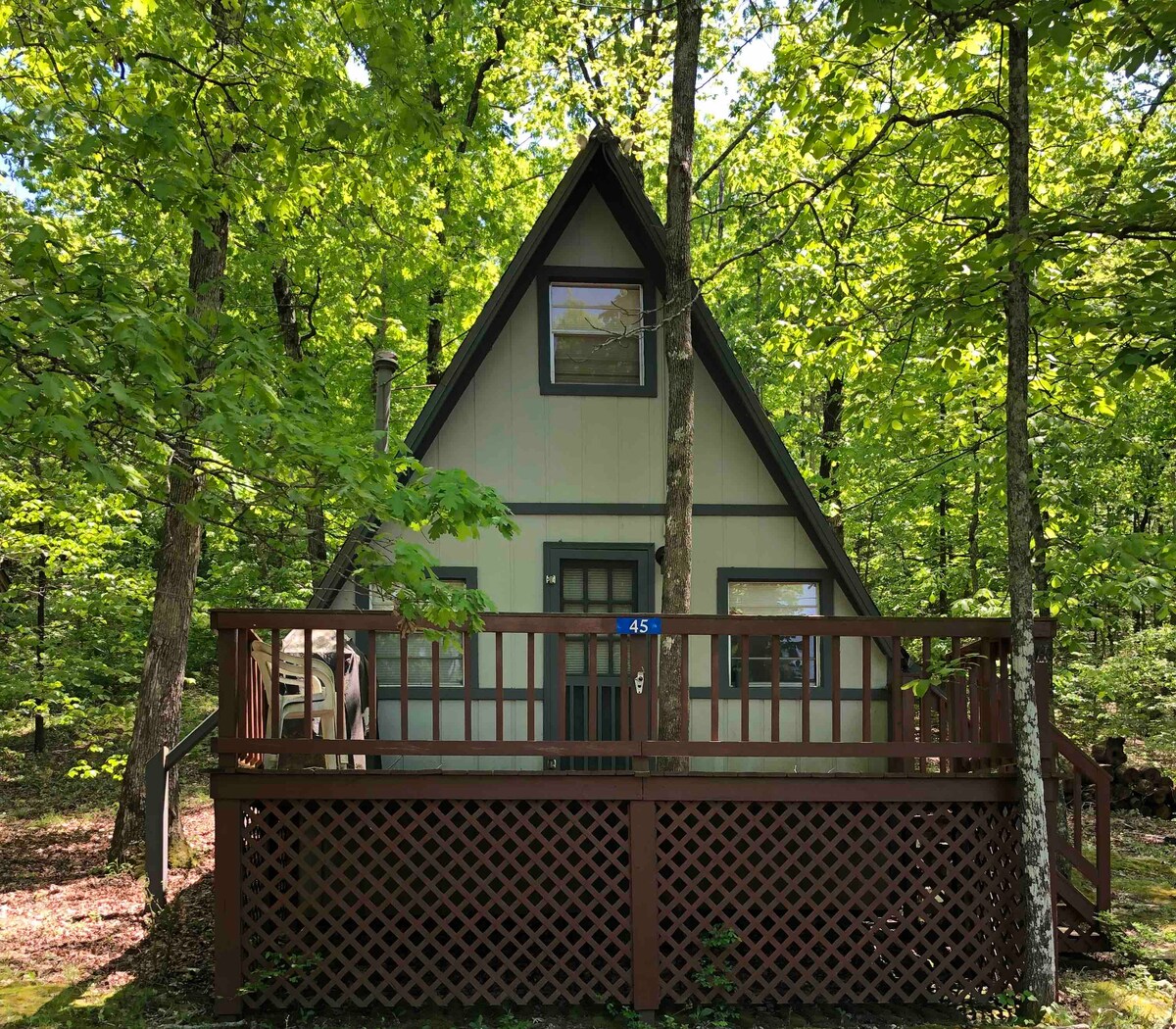 Cove Creek Cottage at Greer’s Ferry Lake Cottages for Rent in Quitman, Arkansas, United States