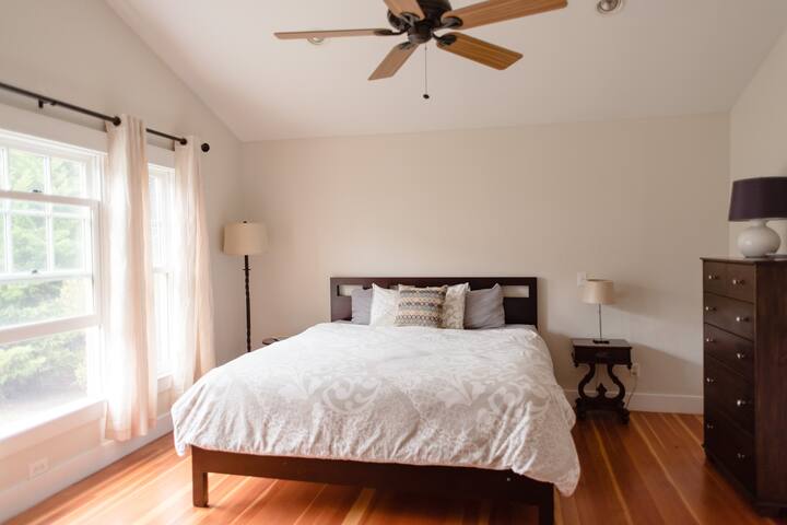 Private Retreat in the Heart of Rockridge gallery image 5