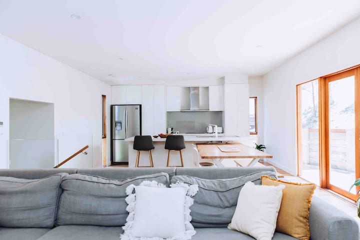 Hot Springs and Wineries Paradise House Rye Beach