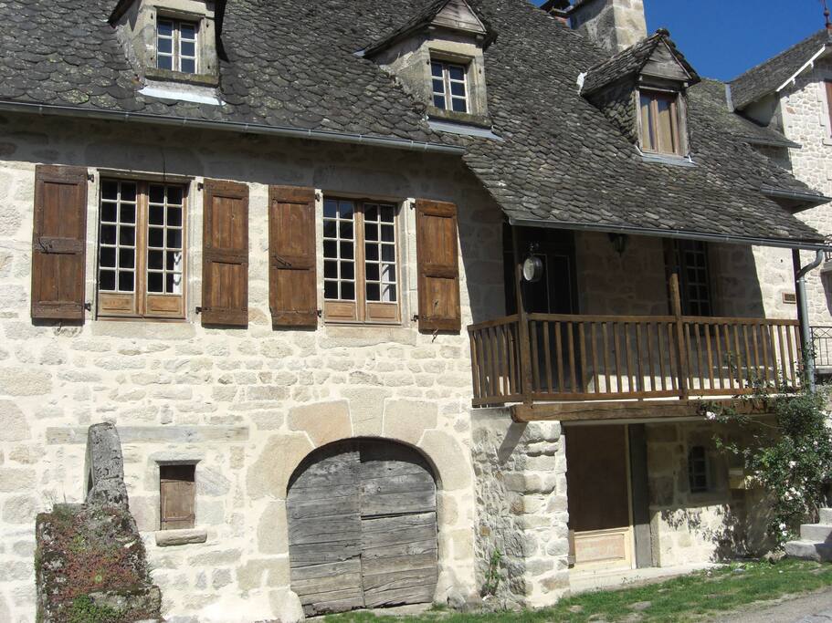 Additional view of the house from a different angle.