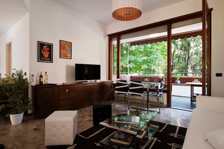 POSIZIONE STRATEGICA NEL VERDE