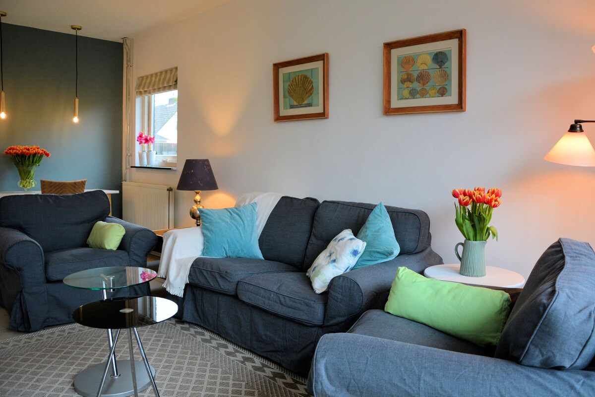 Successful Airbnb property: Holiday Home Noordwijk near the Beach in Noordwijkerhout Buitengebied
