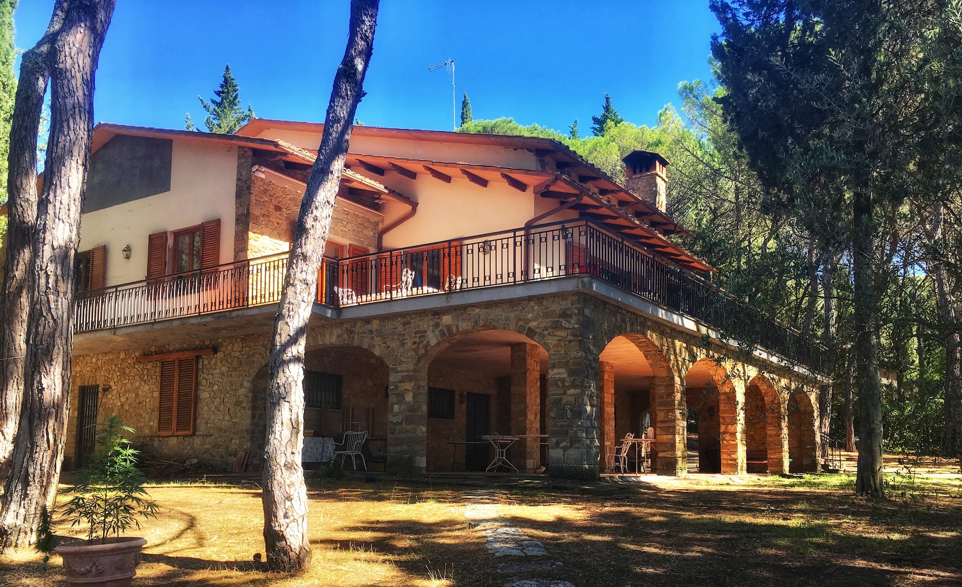 Vintage 1970s house—your home away from home in Tuscany. Vacation Homes, Events & Retreats.