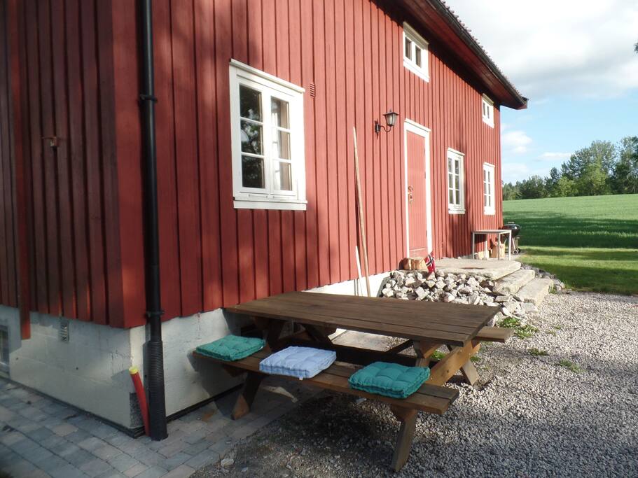 Uteplass med benk
