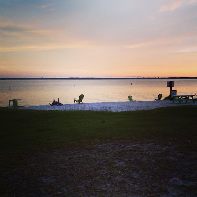 Cozy Lake Front Cottage Houses for Rent in Ocklawaha, Florida, United