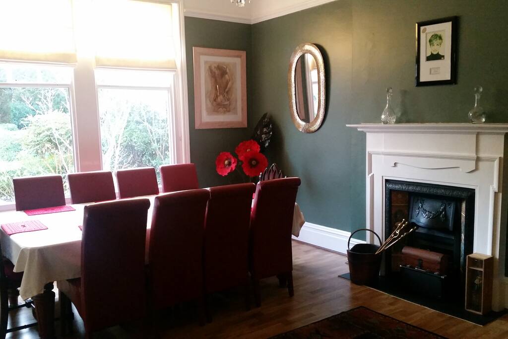 Dining room. Table converts to 6ft snooker / pool table.