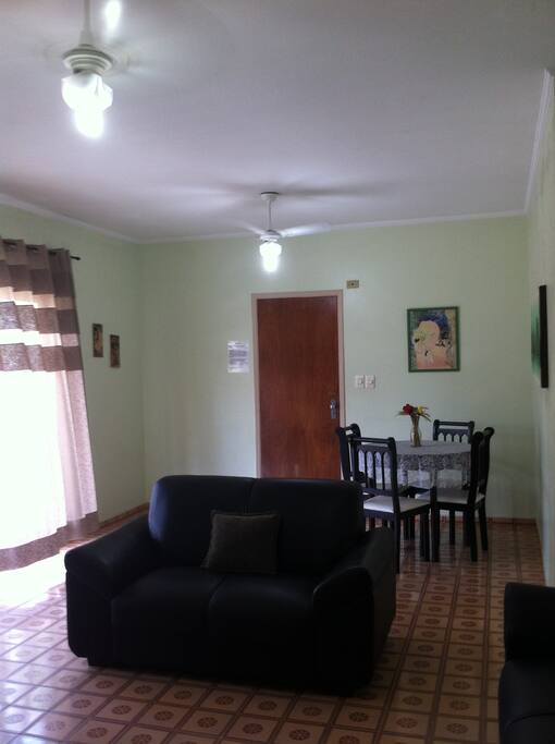 Sala co sacada e vent. teto
