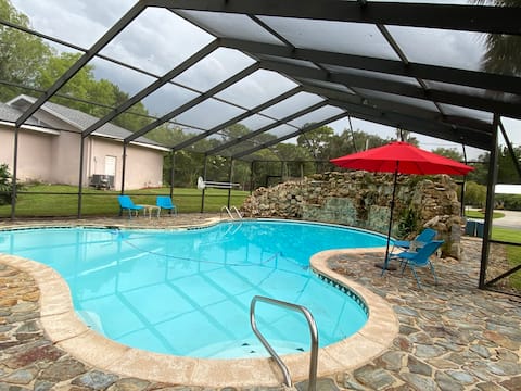 Waterfront Spacious 4/2- Pool & boat dock