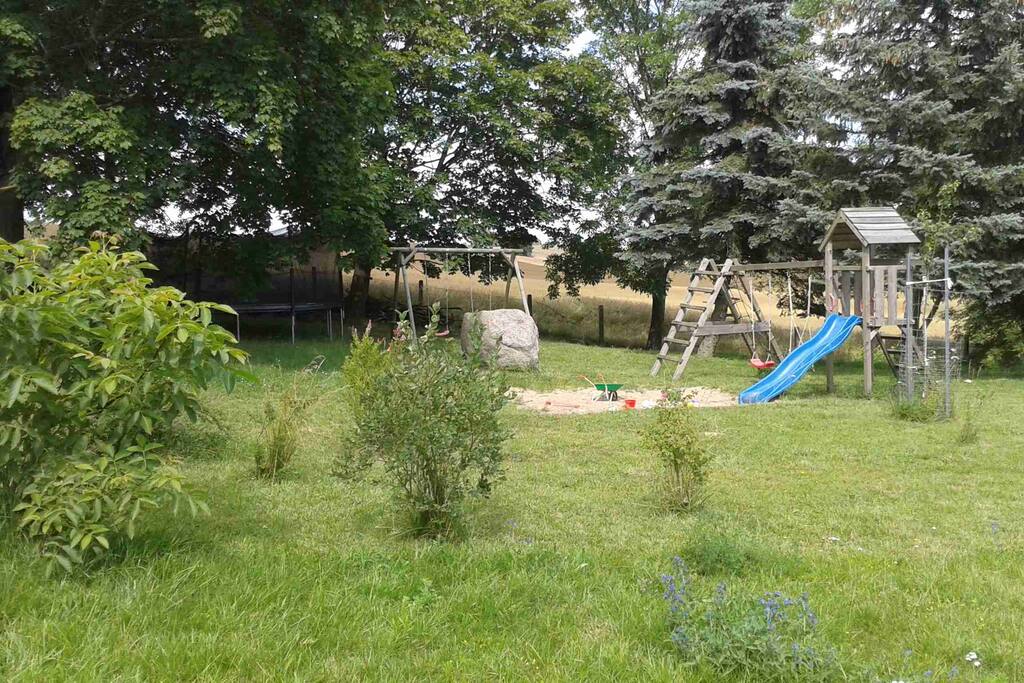 Spielplatz vor der Wohnung