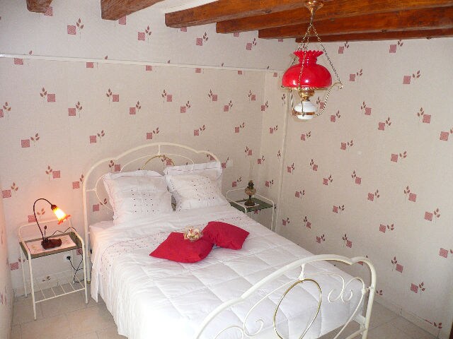 Spavaća soba u prizemlju
Krevet 140 cm