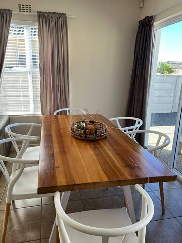 Beachside Base gallery image 4