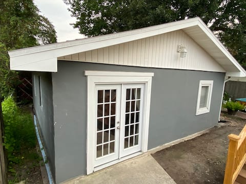 Riverside/Avondale Guest House on Quiet Street
