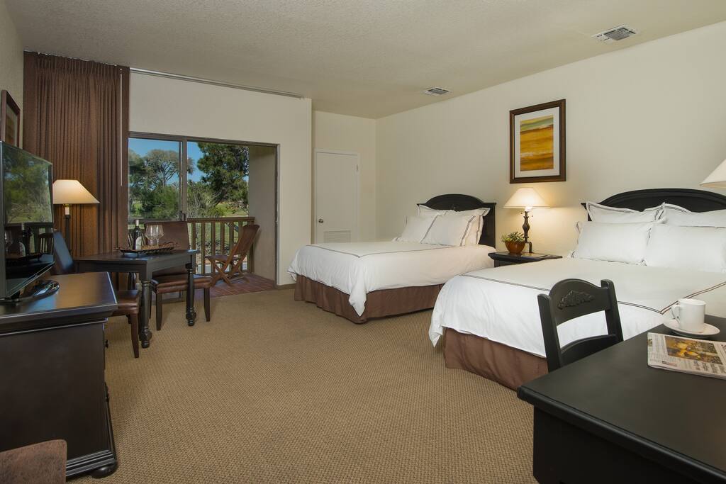 Double Queen Bed Room