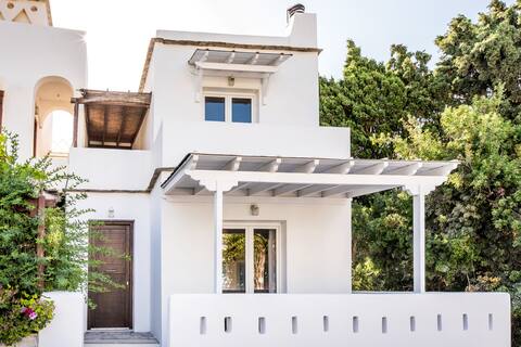 THE HOUSE OF CYCLADES