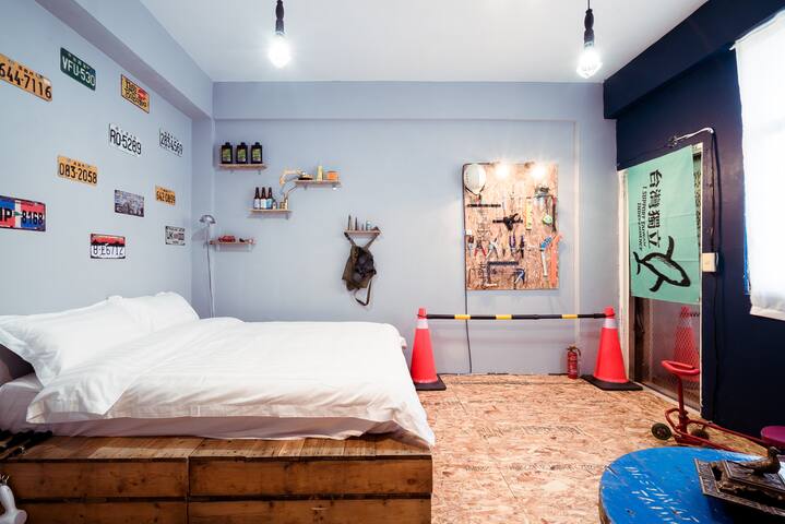 Tough guy room/10 minutes from the train station