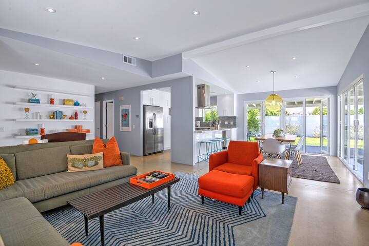 Beautiful Midcentury Oasis