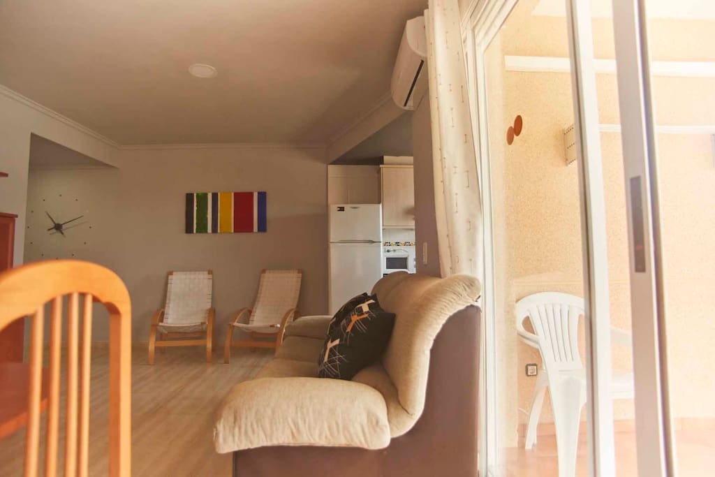 Salón comedor.
Living and dining room.
