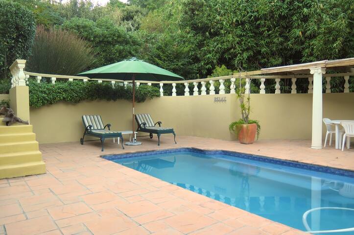 The Anchorage – spacious holiday home in Hout Bay gallery image 2