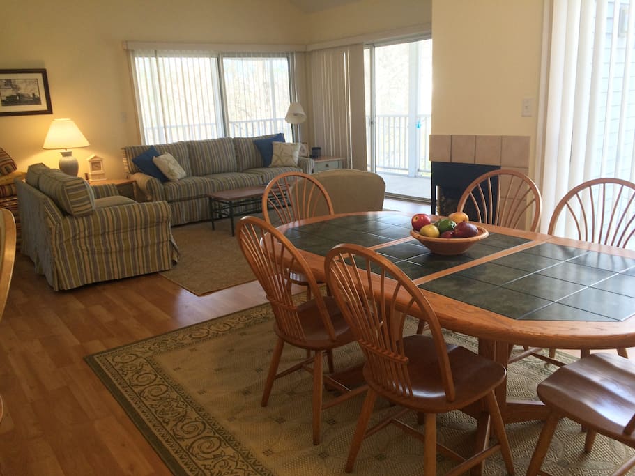 Living Room/Dining Room