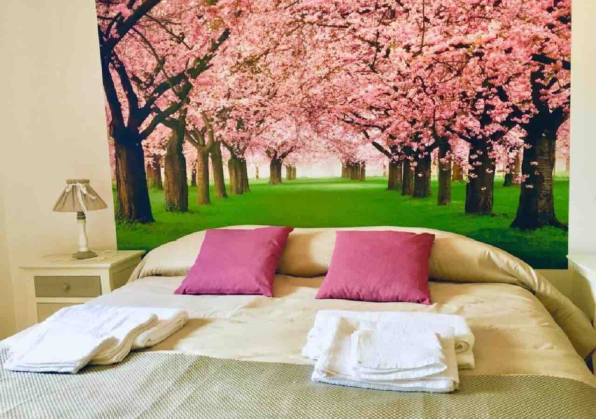 Spálňa s manželskou posteľou