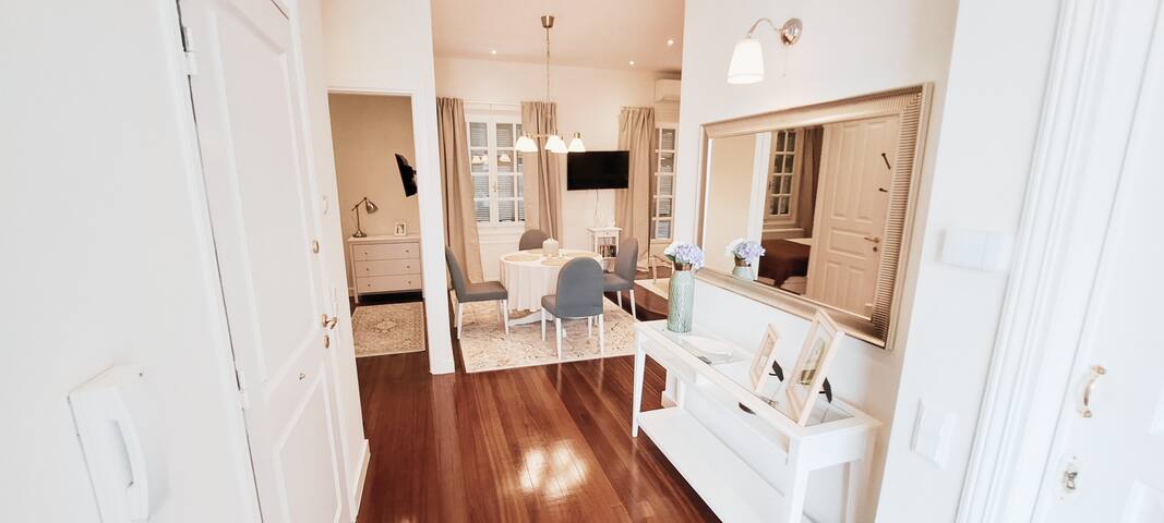 Luxe Acropolis View/110 sqm/Apt/2 BR/WiFi/AC gallery image 4