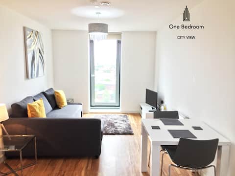 Top performing Airbnb: One Bedroom Top Floors - side quay view in Quays