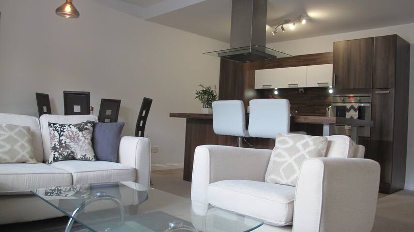 Luxury 2bed Apartment near Glasgow Airport