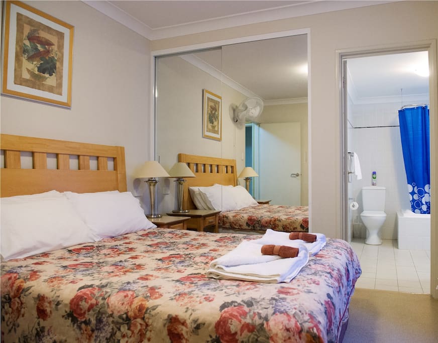 Queen Bed Ensuite with Sliding Door Wardrobe