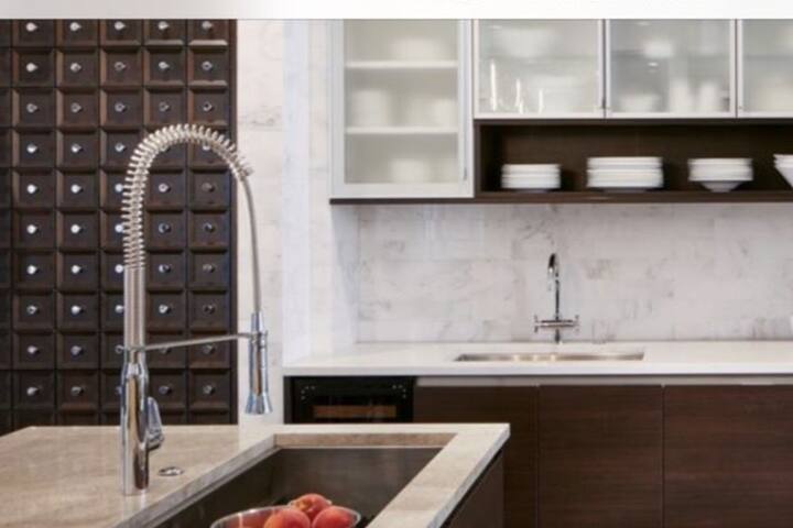 Gorgeous Home near Wrigley Field gallery image 5