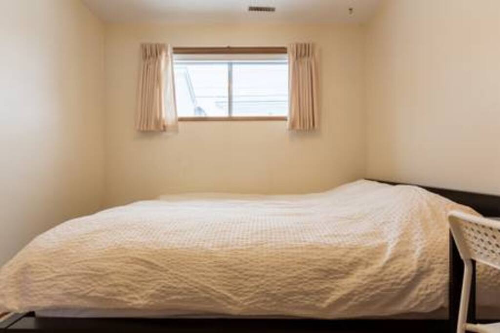 Cozy bright room with super comfortable queen size bed!
