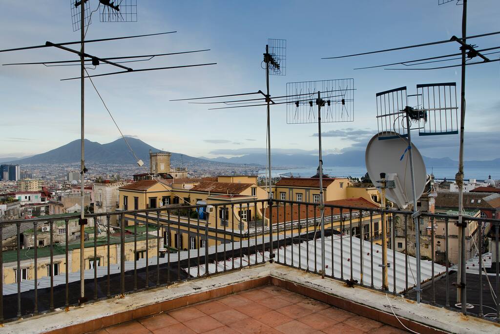 Meravigliosa vista Vesuvio dal terrazzino