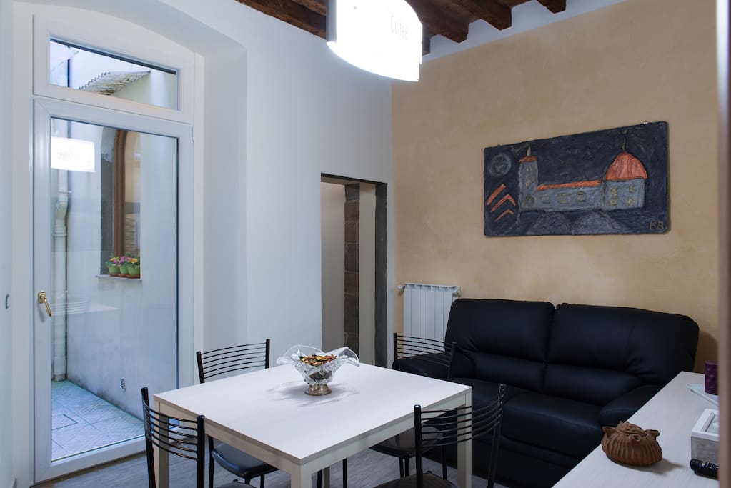Living/dining room and the court