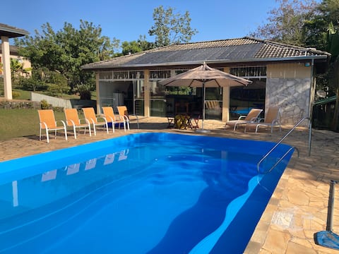Cottage with heated pool and beach tennis