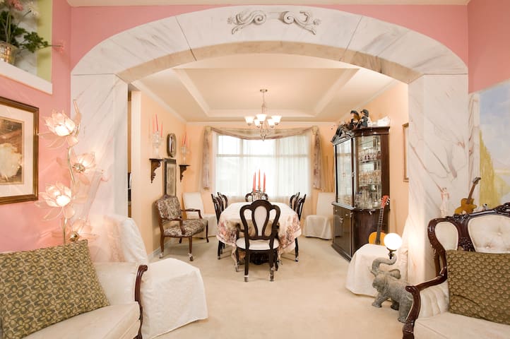 The 5 Star House Room 5 Marilyn Monroe S Room Houses For Rent