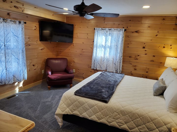 2nd floor bedroom (right)