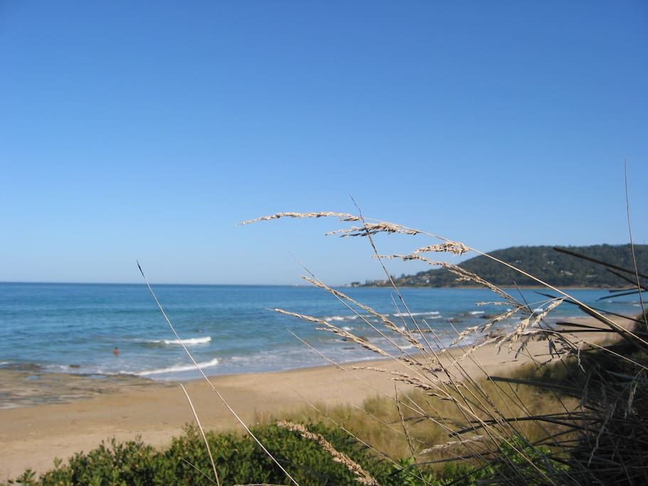 Uninterrupted Views of the Ocean..Stroll along the Beach to Town