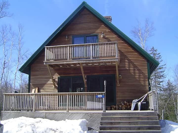 4 Bedroom cabin, 10 min to Sugarloaf Houses for Rent in Carrabassett