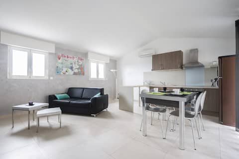 Modern loft. Jazz in Nice, relaxation and sunshine