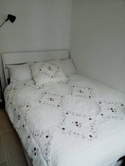 the bed is standard double bed. 140x200cm