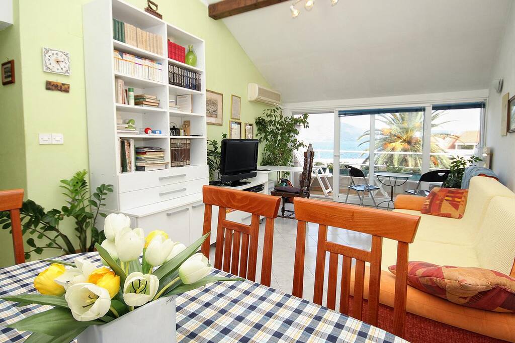 Living room, Surface: 12 m²
