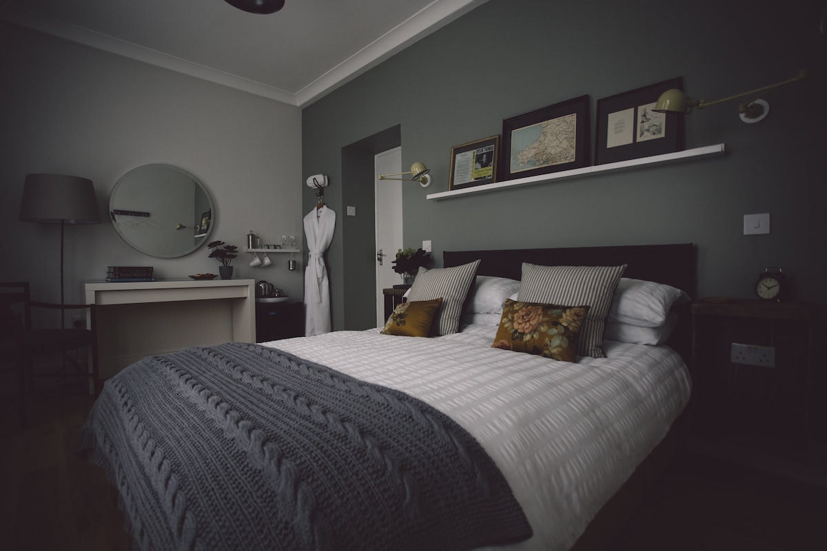 Chumba cha kulala mara mbili na bafu ya chumbani