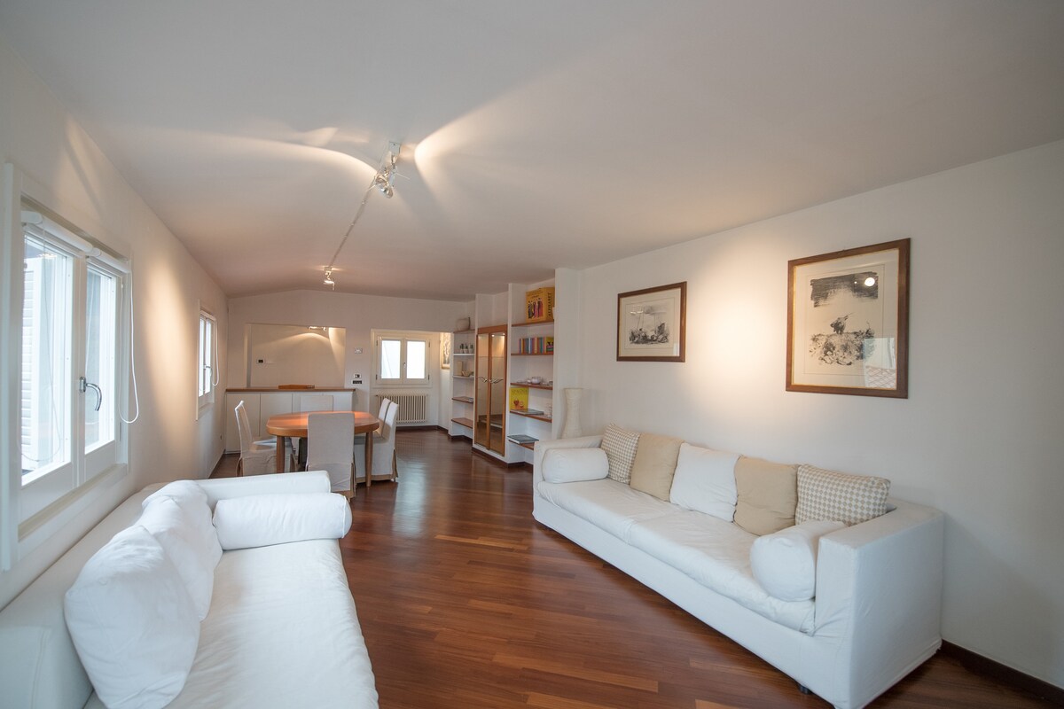 Successful Airbnb property: Beautiful apartment 160 Square meters N° 9 in Prato